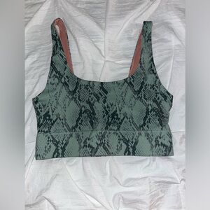 🔥Fabletics Reversible Harlow Sports Bra